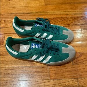 Adidas Men's Forest Green and Light Gray Sneakers. Vintage **new not worn
